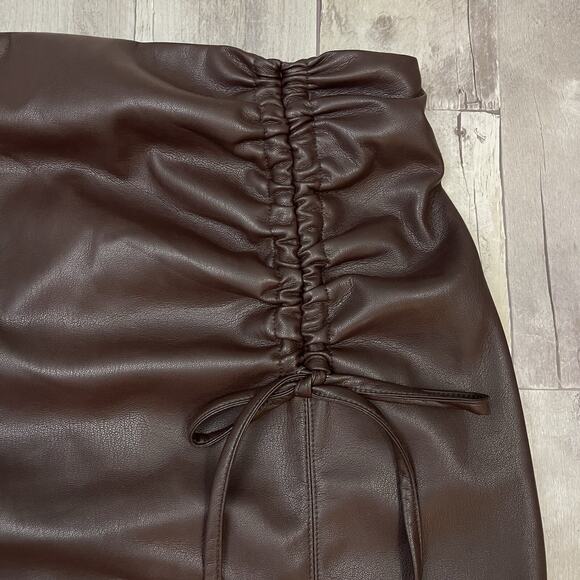 House of Harlow Faux Leather Pencil Skirt Ruched Side Slit XS Chocolate Brown - Picture 2 of 10